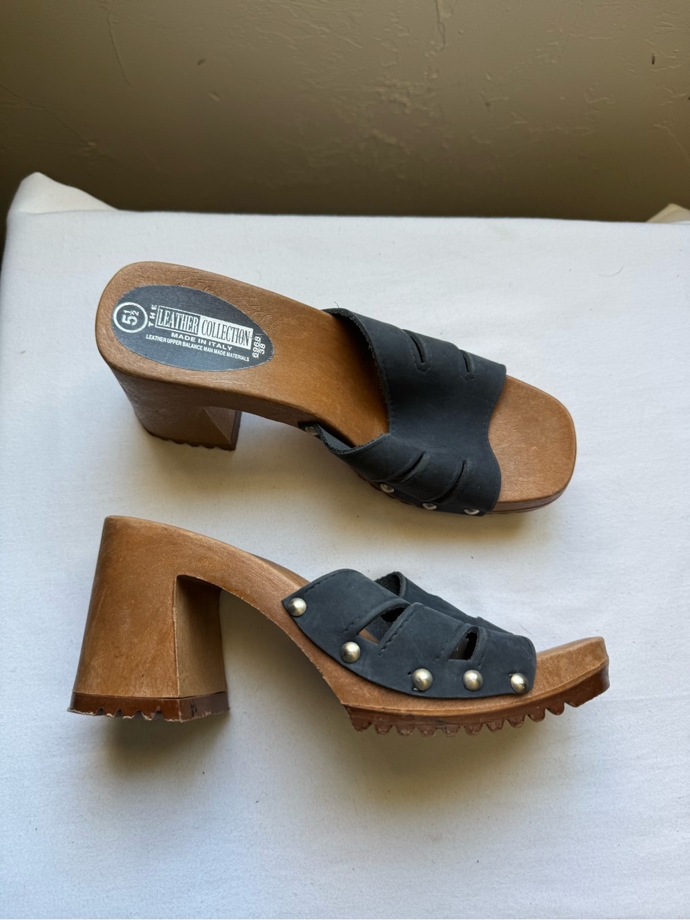 Y2K 70s platform clogs by The Leather Collection, Block heel, Blue leather 5.5